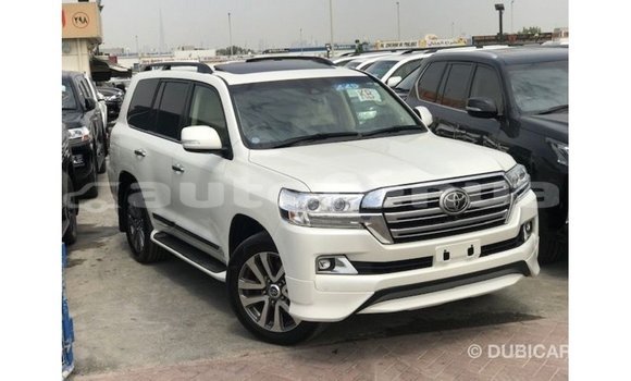 Acheter Import Voiture Toyota Land Cruiser Blanc à Import - Dubai, Marquesas Acheter Import Voiture Toyota Land Cruiser Blanc à Import - Dubai, Marquesas