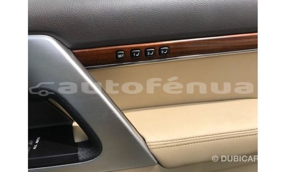 Acheter Import Voiture Toyota Land Cruiser Blanc à Import - Dubai, Marquesas Acheter Import Voiture Toyota Land Cruiser Blanc à Import - Dubai, Marquesas