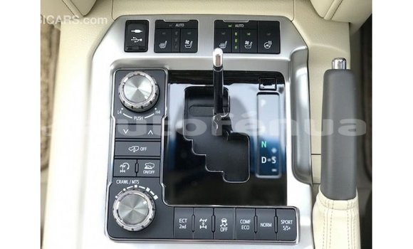 Acheter Import Voiture Toyota Land Cruiser Blanc à Import - Dubai, Marquesas Acheter Import Voiture Toyota Land Cruiser Blanc à Import - Dubai, Marquesas