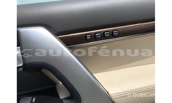 Acheter Import Voiture Toyota Land Cruiser Blanc à Import - Dubai, Marquesas Acheter Import Voiture Toyota Land Cruiser Blanc à Import - Dubai, Marquesas