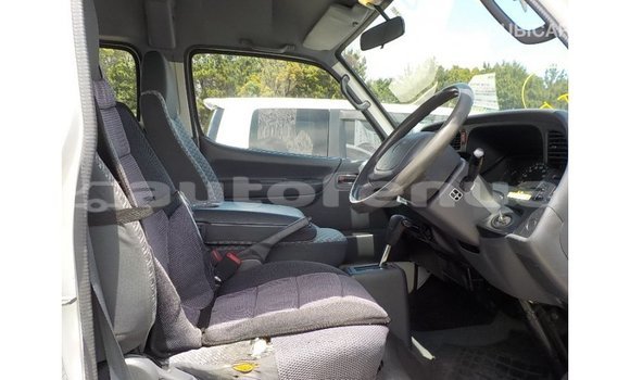 Buy Import Toyota Hiace White Car in Import - Dubai in Marquesas Buy Import Toyota Hiace White Car in Import - Dubai in Marquesas