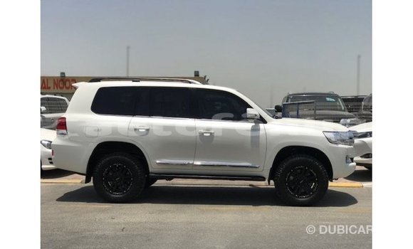 Buy Import Toyota Land Cruiser White Car in Import - Dubai in Marquesas Buy Import Toyota Land Cruiser White Car in Import - Dubai in Marquesas