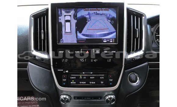 Buy Import Toyota Land Cruiser White Car in Import - Dubai in Marquesas Buy Import Toyota Land Cruiser White Car in Import - Dubai in Marquesas