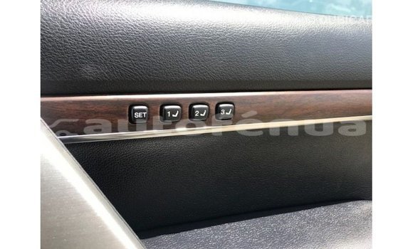 Buy Import Toyota Land Cruiser White Car in Import - Dubai in Marquesas Buy Import Toyota Land Cruiser White Car in Import - Dubai in Marquesas