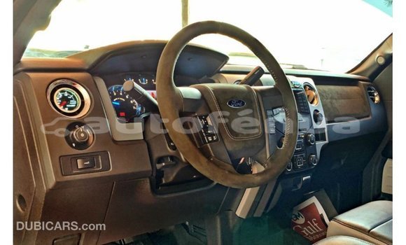 Acheter Import Voiture Ford Club Wagon Rouge à Import - Dubai, Marquesas Acheter Import Voiture Ford Club Wagon Rouge à Import - Dubai, Marquesas