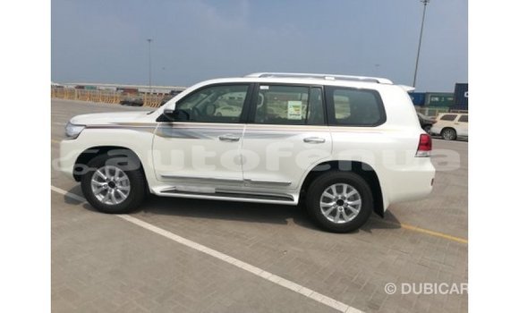 Acheter Import Voiture Toyota Land Cruiser Blanc à Import - Dubai, Marquesas Acheter Import Voiture Toyota Land Cruiser Blanc à Import - Dubai, Marquesas