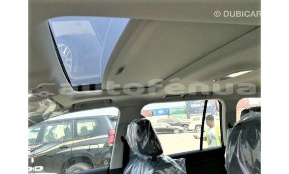 Acheter Import Voiture Toyota Land Cruiser Blanc à Import - Dubai, Marquesas Acheter Import Voiture Toyota Land Cruiser Blanc à Import - Dubai, Marquesas