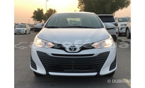 Acheter Import Voiture Toyota Yaris Blanc à Import - Dubai, Marquesas Acheter Import Voiture Toyota Yaris Blanc à Import - Dubai, Marquesas