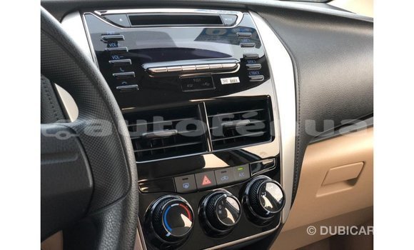 Acheter Import Voiture Toyota Yaris Blanc à Import - Dubai, Marquesas Acheter Import Voiture Toyota Yaris Blanc à Import - Dubai, Marquesas