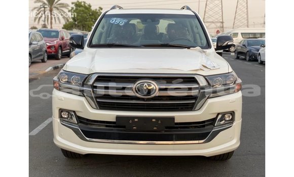 Acheter Import Voiture Toyota Land Cruiser Blanc à Import - Dubai, Marquesas Acheter Import Voiture Toyota Land Cruiser Blanc à Import - Dubai, Marquesas