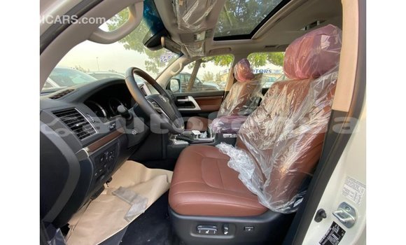 Acheter Import Voiture Toyota Land Cruiser Blanc à Import - Dubai, Marquesas Acheter Import Voiture Toyota Land Cruiser Blanc à Import - Dubai, Marquesas