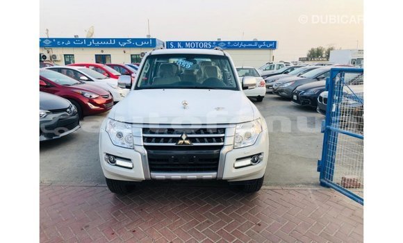 Acheter Import Voiture Mitsubishi Pajero Blanc à Import - Dubai, Marquesas Acheter Import Voiture Mitsubishi Pajero Blanc à Import - Dubai, Marquesas