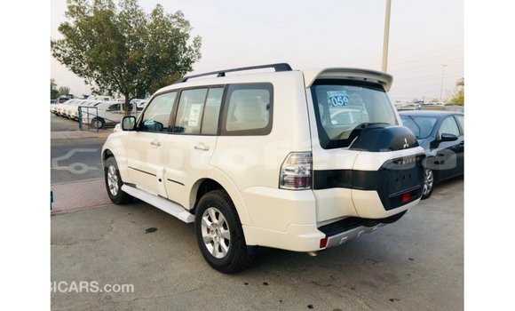 Acheter Import Voiture Mitsubishi Pajero Blanc à Import - Dubai, Marquesas Acheter Import Voiture Mitsubishi Pajero Blanc à Import - Dubai, Marquesas