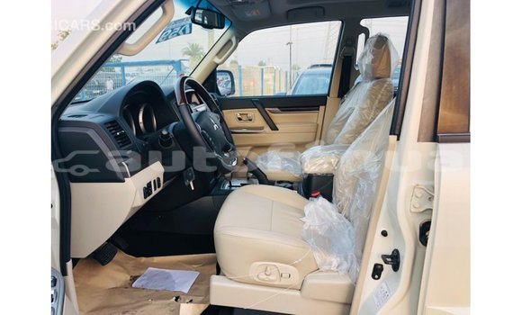 Acheter Import Voiture Mitsubishi Pajero Blanc à Import - Dubai, Marquesas Acheter Import Voiture Mitsubishi Pajero Blanc à Import - Dubai, Marquesas