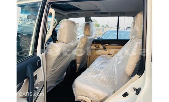 Acheter Import Voiture Mitsubishi Pajero Blanc à Import - Dubai, Marquesas Acheter Import Voiture Mitsubishi Pajero Blanc à Import - Dubai, Marquesas