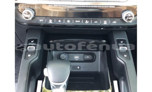 Acheter Import Voiture Kia Carens Blanc à Import - Dubai, Marquesas Acheter Import Voiture Kia Carens Blanc à Import - Dubai, Marquesas