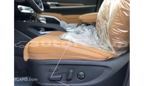 Acheter Import Voiture Kia Carens Blanc à Import - Dubai, Marquesas Acheter Import Voiture Kia Carens Blanc à Import - Dubai, Marquesas