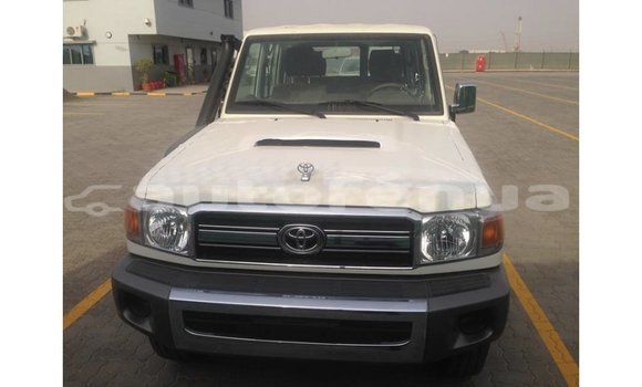 Acheter Import Voiture Toyota Land Cruiser Blanc à Import - Dubai, Marquesas Acheter Import Voiture Toyota Land Cruiser Blanc à Import - Dubai, Marquesas