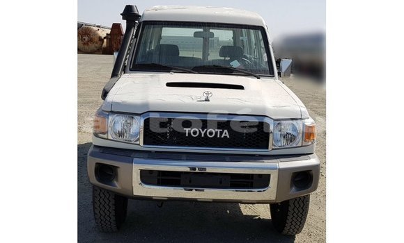 Acheter Import Voiture Toyota Land Cruiser Blanc à Import - Dubai, Marquesas Acheter Import Voiture Toyota Land Cruiser Blanc à Import - Dubai, Marquesas