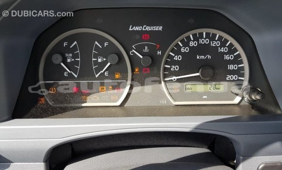 Acheter Import Voiture Toyota Land Cruiser Blanc à Import - Dubai, Marquesas Acheter Import Voiture Toyota Land Cruiser Blanc à Import - Dubai, Marquesas