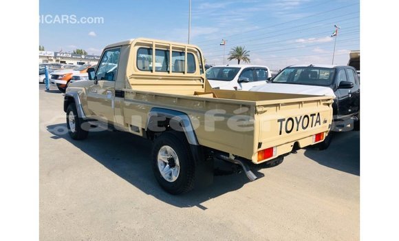 Acheter Import Voiture Toyota Land Cruiser Beige à Import - Dubai, Marquesas Acheter Import Voiture Toyota Land Cruiser Beige à Import - Dubai, Marquesas