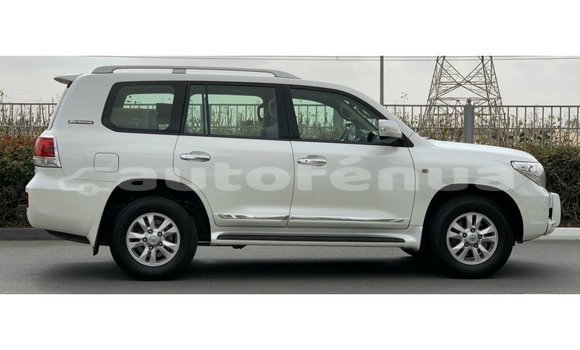 Acheter Import Voiture Toyota Land Cruiser Blanc à Import - Dubai, Marquesas Acheter Import Voiture Toyota Land Cruiser Blanc à Import - Dubai, Marquesas