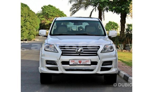 Acheter Import Voiture Lexus LX Blanc à Import - Dubai, Marquesas Acheter Import Voiture Lexus LX Blanc à Import - Dubai, Marquesas