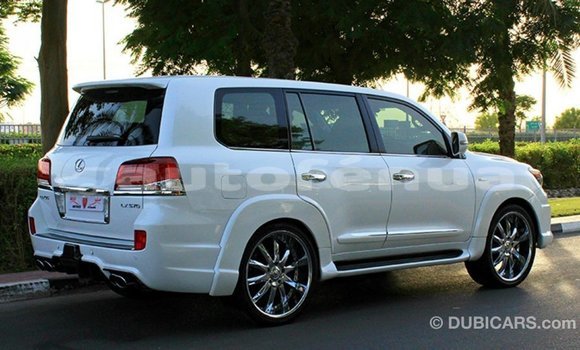 Acheter Import Voiture Lexus LX Blanc à Import - Dubai, Marquesas Acheter Import Voiture Lexus LX Blanc à Import - Dubai, Marquesas