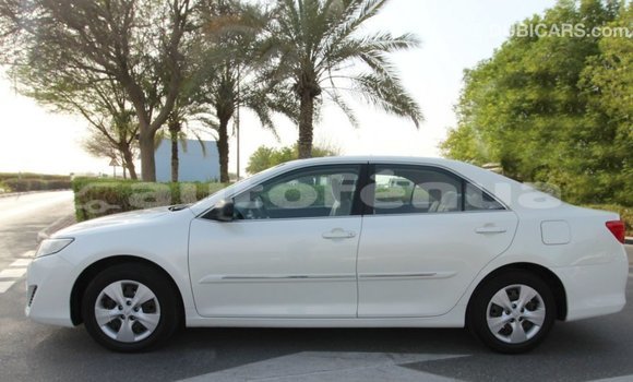 Acheter Import Voiture Toyota Camry Blanc à Import - Dubai, Marquesas Acheter Import Voiture Toyota Camry Blanc à Import - Dubai, Marquesas