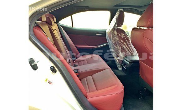 Acheter Import Voiture Lexus IS Blanc à Import - Dubai, Marquesas Acheter Import Voiture Lexus IS Blanc à Import - Dubai, Marquesas