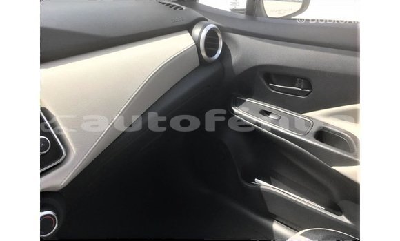 Acheter Import Voiture Nissan Sunny Blanc à Import - Dubai, Marquesas Acheter Import Voiture Nissan Sunny Blanc à Import - Dubai, Marquesas