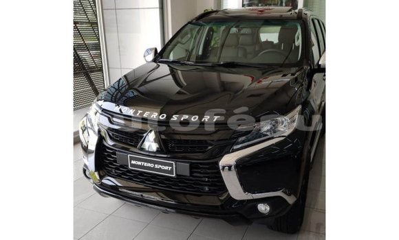 Acheter Import Voiture Mitsubishi Montero Noir à Import - Dubai, Marquesas