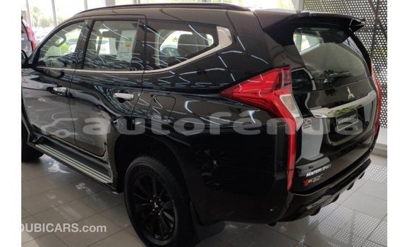 Acheter Import Voiture Mitsubishi Montero Noir à Import - Dubai, Marquesas Acheter Import Voiture Mitsubishi Montero Noir à Import - Dubai, Marquesas
