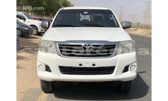 Acheter Import Voiture Toyota Hilux Blanc à Import - Dubai, Marquesas Acheter Import Voiture Toyota Hilux Blanc à Import - Dubai, Marquesas