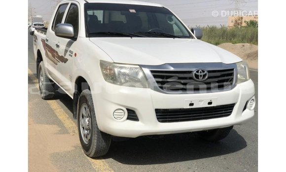 Acheter Import Voiture Toyota Hilux Blanc à Import - Dubai, Marquesas Acheter Import Voiture Toyota Hilux Blanc à Import - Dubai, Marquesas