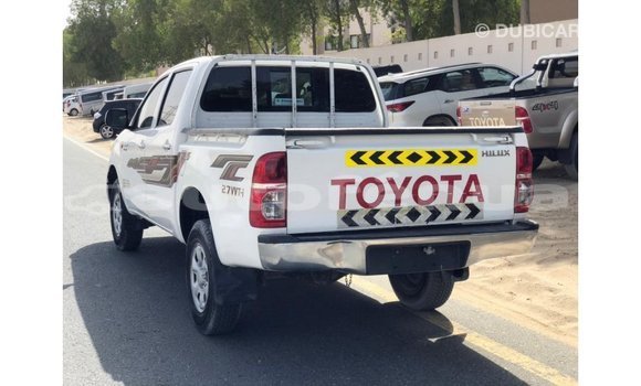 Acheter Import Voiture Toyota Hilux Blanc à Import - Dubai, Marquesas Acheter Import Voiture Toyota Hilux Blanc à Import - Dubai, Marquesas