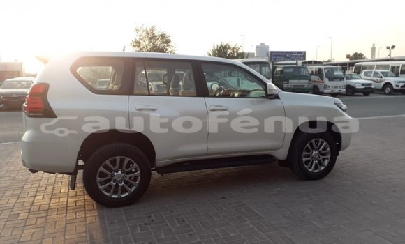 Acheter Import Voiture Toyota Prado Blanc à Import - Dubai, Marquesas Acheter Import Voiture Toyota Prado Blanc à Import - Dubai, Marquesas