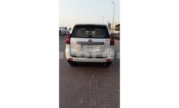 Acheter Import Voiture Toyota Prado Blanc à Import - Dubai, Marquesas Acheter Import Voiture Toyota Prado Blanc à Import - Dubai, Marquesas