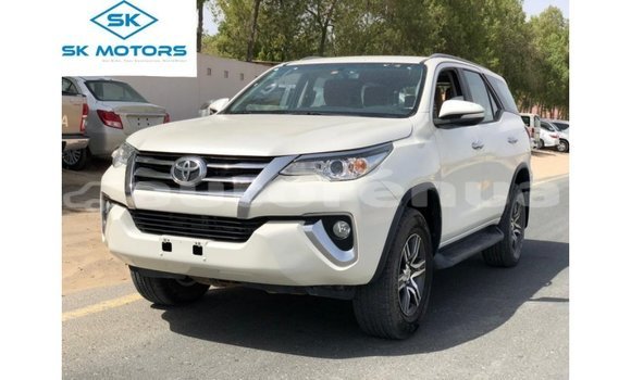 Buy Import Toyota Fortuner White Car in Import - Dubai in Marquesas