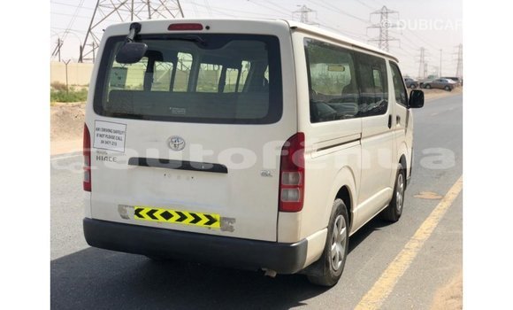 Acheter Import Voiture Toyota Hiace Blanc à Import - Dubai, Marquesas Acheter Import Voiture Toyota Hiace Blanc à Import - Dubai, Marquesas