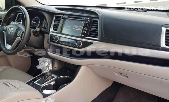 Acheter Import Voiture Toyota Highlander Noir à Import - Dubai, Marquesas Acheter Import Voiture Toyota Highlander Noir à Import - Dubai, Marquesas