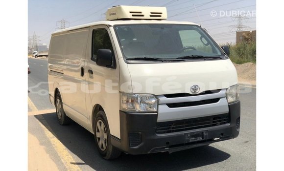 Acheter Import Voiture Toyota Hiace Blanc à Import - Dubai, Marquesas Acheter Import Voiture Toyota Hiace Blanc à Import - Dubai, Marquesas