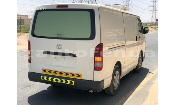 Acheter Import Voiture Toyota Hiace Blanc à Import - Dubai, Marquesas Acheter Import Voiture Toyota Hiace Blanc à Import - Dubai, Marquesas