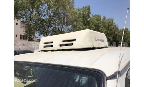 Acheter Import Voiture Toyota Hiace Blanc à Import - Dubai, Marquesas Acheter Import Voiture Toyota Hiace Blanc à Import - Dubai, Marquesas