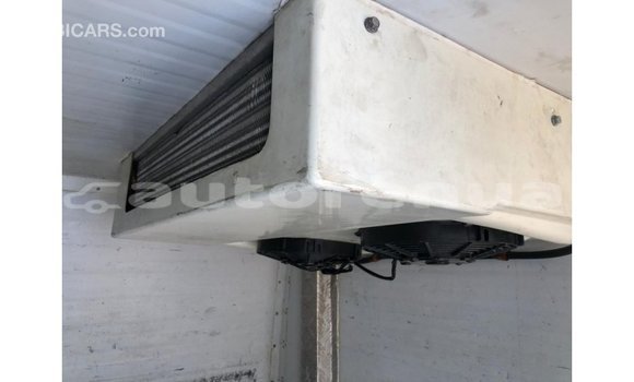 Acheter Import Voiture Toyota Hiace Blanc à Import - Dubai, Marquesas Acheter Import Voiture Toyota Hiace Blanc à Import - Dubai, Marquesas