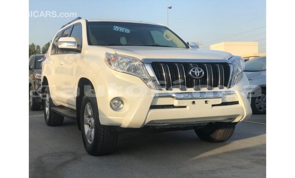 Acheter Import Voiture Toyota Prado Blanc à Import - Dubai, Marquesas Acheter Import Voiture Toyota Prado Blanc à Import - Dubai, Marquesas