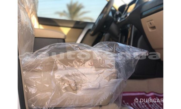 Acheter Import Voiture Toyota Prado Blanc à Import - Dubai, Marquesas Acheter Import Voiture Toyota Prado Blanc à Import - Dubai, Marquesas