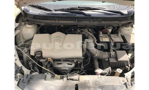 Acheter Import Voiture Toyota Yaris Blanc à Import - Dubai, Marquesas Acheter Import Voiture Toyota Yaris Blanc à Import - Dubai, Marquesas