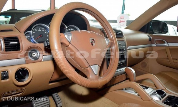 Buy Import Porsche Cayenne Green Car in Import - Dubai in Marquesas Buy Import Porsche Cayenne Green Car in Import - Dubai in Marquesas