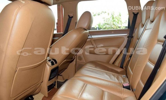 Buy Import Porsche Cayenne Green Car in Import - Dubai in Marquesas Buy Import Porsche Cayenne Green Car in Import - Dubai in Marquesas